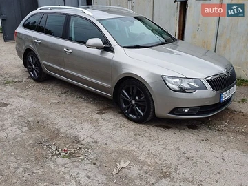 Авто Skoda Superb 2013 № 8842149