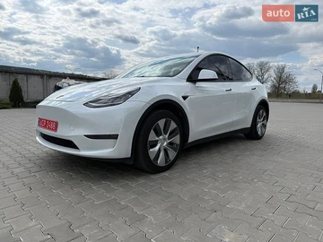 Авто Tesla Model Y 2023 № 8842211