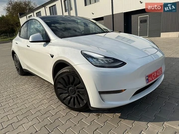 Авто Tesla Model Y 2023 № 8842212