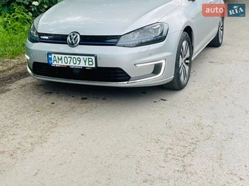 Авто Volkswagen E-Golf 2016 № 8842637