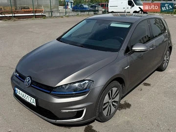Авто Volkswagen E-Golf 2015 № 8842652