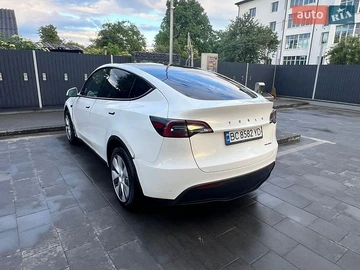 Авто Tesla Model Y 2023 № 8843041
