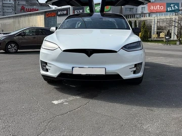 Авто Tesla Model X 2018 № 8843050