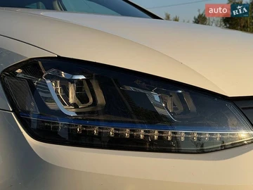Авто Volkswagen E-Golf 2015 № 8843994
