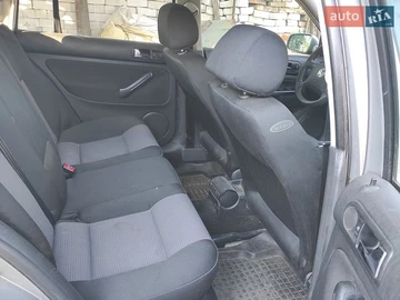 Авто Volkswagen Golf 2002 № 8844164