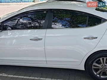 Авто Hyundai Elantra 2018 № 8844303