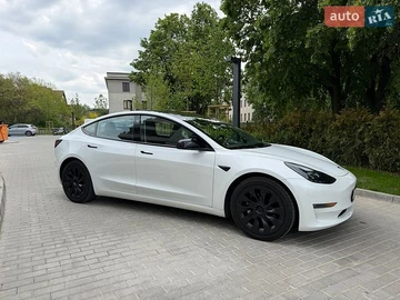 Авто Tesla Model 3 2020 № 8845102