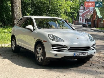 Авто Porsche Cayenne 2012 № 8845105