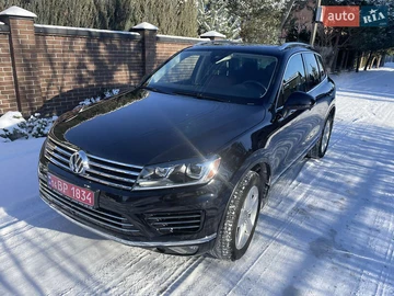 Авто Volkswagen Touareg 2015 № 8847149