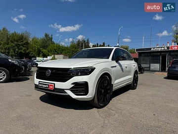 Авто Volkswagen Touareg 2018 № 8848810