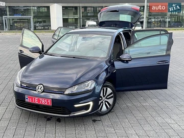 Авто Volkswagen E-Golf 2015 № 8849049