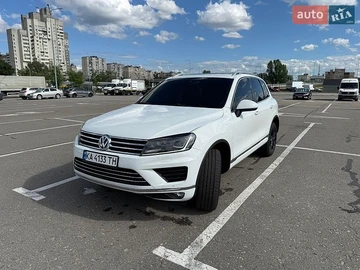 Авто Volkswagen Touareg 2015 № 8850061