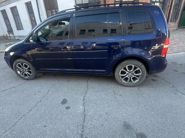 Авто Volkswagen Touran 2005 № 8850407