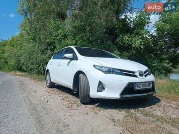 Авто Toyota Auris 2014 № 8850758