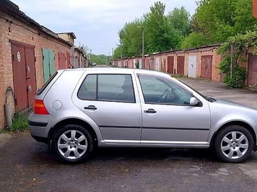Авто Volkswagen Golf 2003 № 8851105