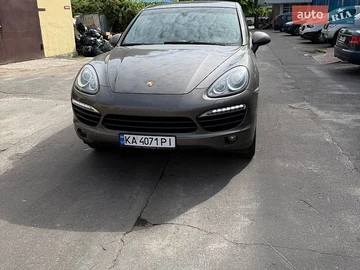 Авто Porsche Cayenne 2012 № 8851290