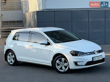 Авто Volkswagen E-Golf 2016 № 8852925
