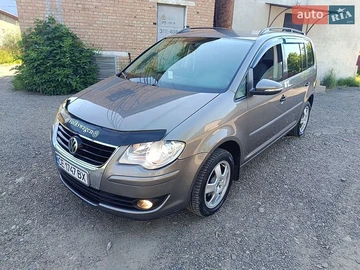 Авто Volkswagen Touran 2010 № 8854049