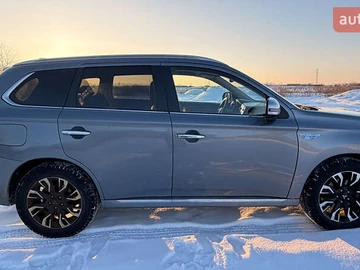 Авто Mitsubishi Outlander 2015 № 8854266