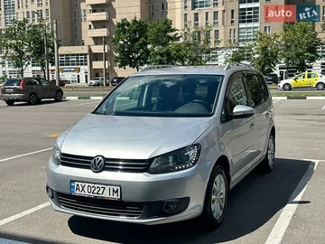 Авто Volkswagen Touran 2013 № 8854549