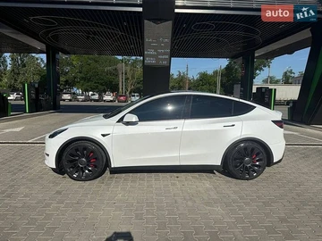 Авто Tesla Model Y 2022 № 8854643
