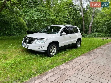 Авто Volkswagen Tiguan 2009 № 8855097