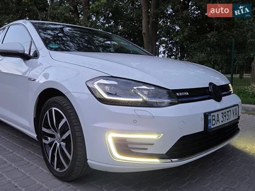 Авто Volkswagen E-Golf 2020 № 8855708