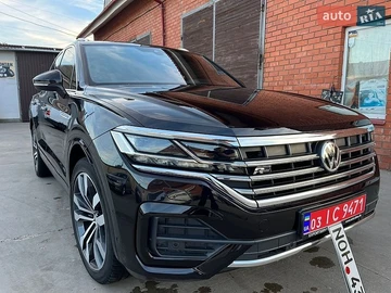 Авто Volkswagen Touareg 2019 № 8857377
