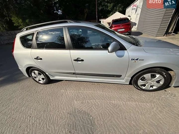 Авто Hyundai I30 2011 № 8857576
