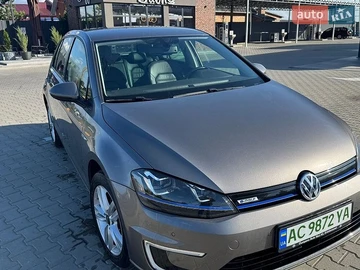 Авто Volkswagen E-Golf 2015 № 8858025