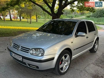 Авто Volkswagen Golf 2000 № 8858302