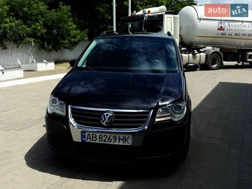 Авто Volkswagen Touran 2008 № 8858316