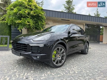 Авто Porsche Cayenne 2015 № 8858682