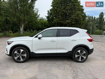 Авто Volvo Xc40 2024 № 8859488