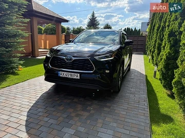 Авто Toyota Highlander 2021 № 8860016