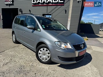 Авто Volkswagen Touran 2010 № 8860193