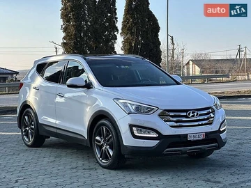 Авто Hyundai Santa Fe 2014 № 8860425