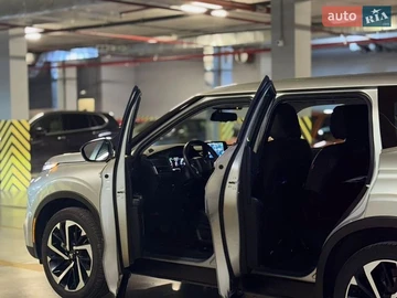 Авто Mitsubishi Outlander 2023 № 8860597