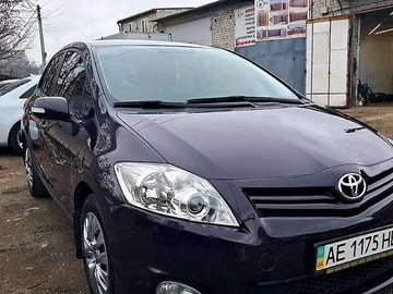 Авто Toyota Auris 2011 № 8861021