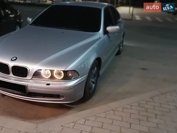 Авто BMW 5 Series 2002 № 8861172