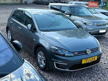 Авто Volkswagen E-Golf 2018 № 8863399