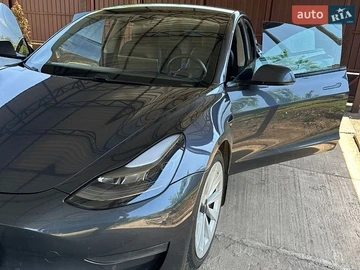 Авто Tesla Model 3 2021 № 8863434