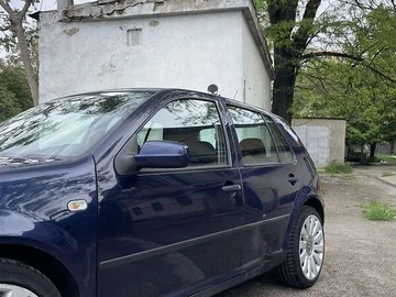 Авто Volkswagen Golf 2000 № 8864467
