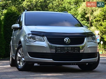 Авто Volkswagen Touran 2009 № 8865162