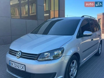 Авто Volkswagen Touran 2012 № 8865178