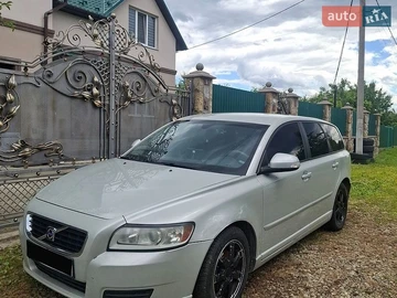 Авто Volvo V50 2010 № 8865954