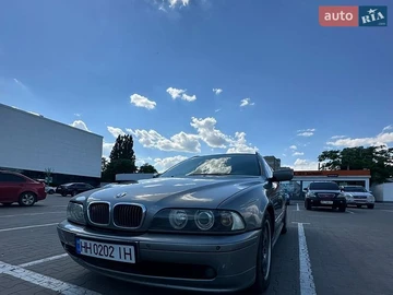 Авто BMW 5 Series 2002 № 8866311