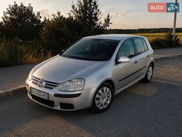 Авто Volkswagen Golf 2004 № 8866312