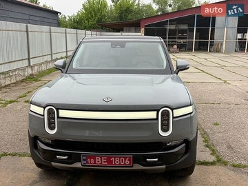 Авто Rivian R1S 2023 № 8866696