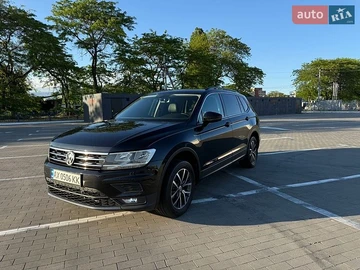 Авто Volkswagen Tiguan 2019 № 8867082